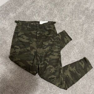 NWT American Eagle Camo Curvy Hi-Rise Jegging, Size 4 X-Short